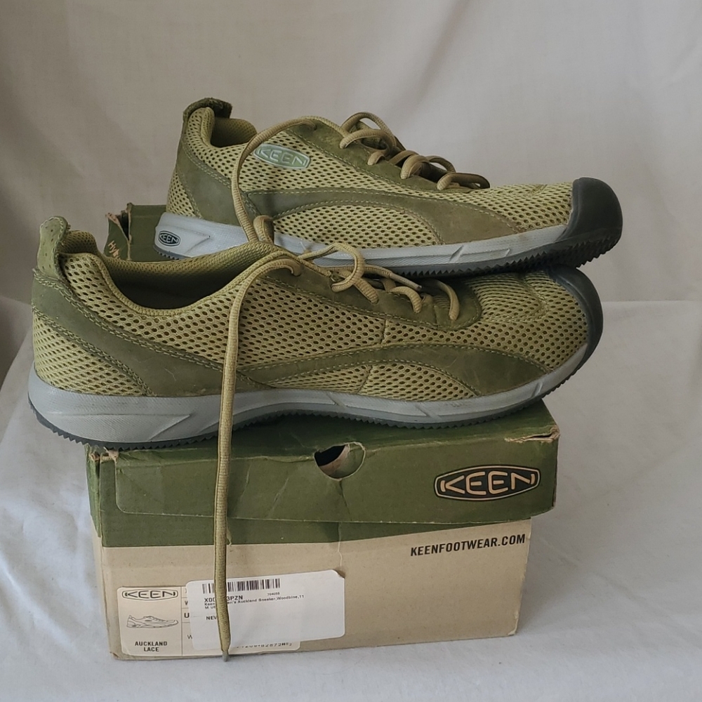 Brand new Keen Auckland Lace Sneaker MAY FIT A 10
